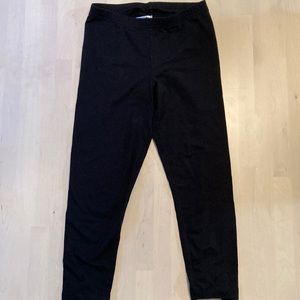 Old navy, black leggings and a size S
